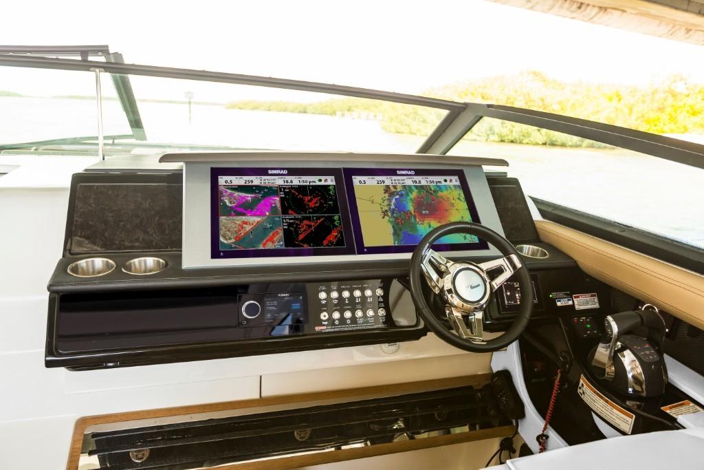 Slide: The Image of Sea Ray SLX 400 2025 - 4