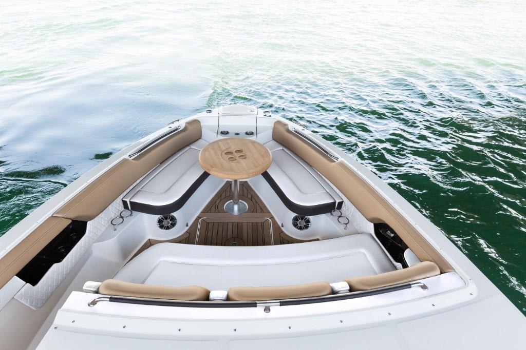 Slide: The Image of Sea Ray SLX 400 2025 - 6