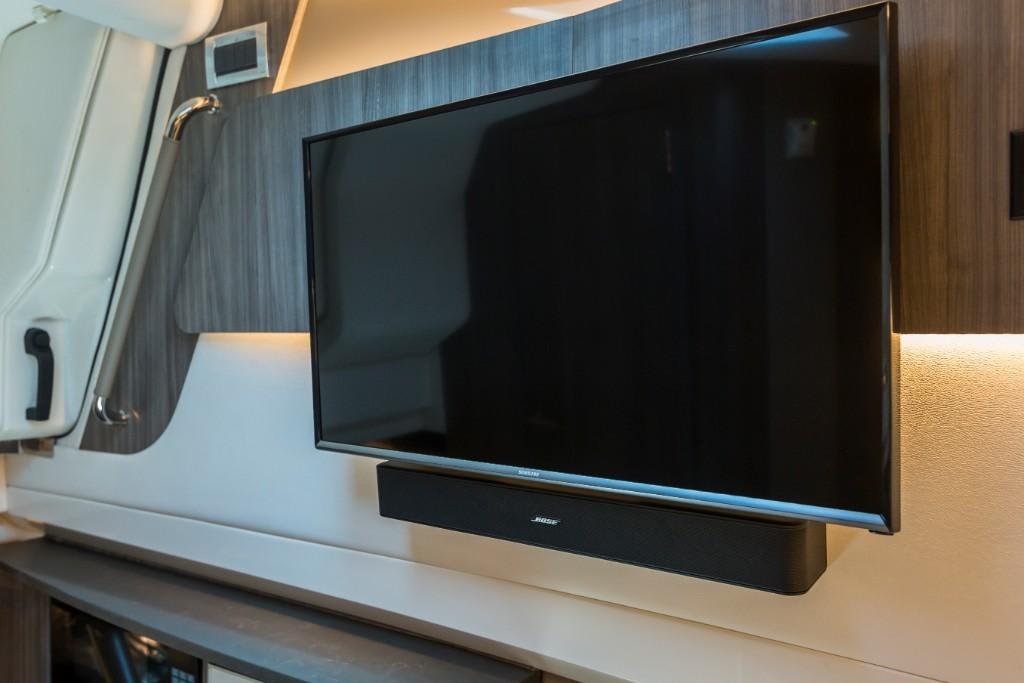 Slide: The Image of Sea Ray SLX 400 2025 - 8