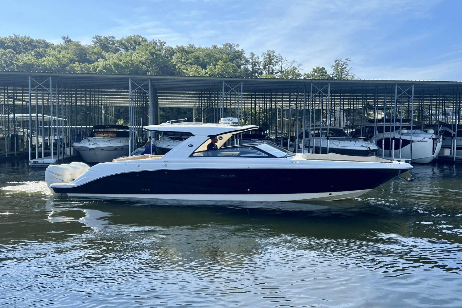 Slide: The Image of Sea Ray SLX 400 OB 2021 - 1