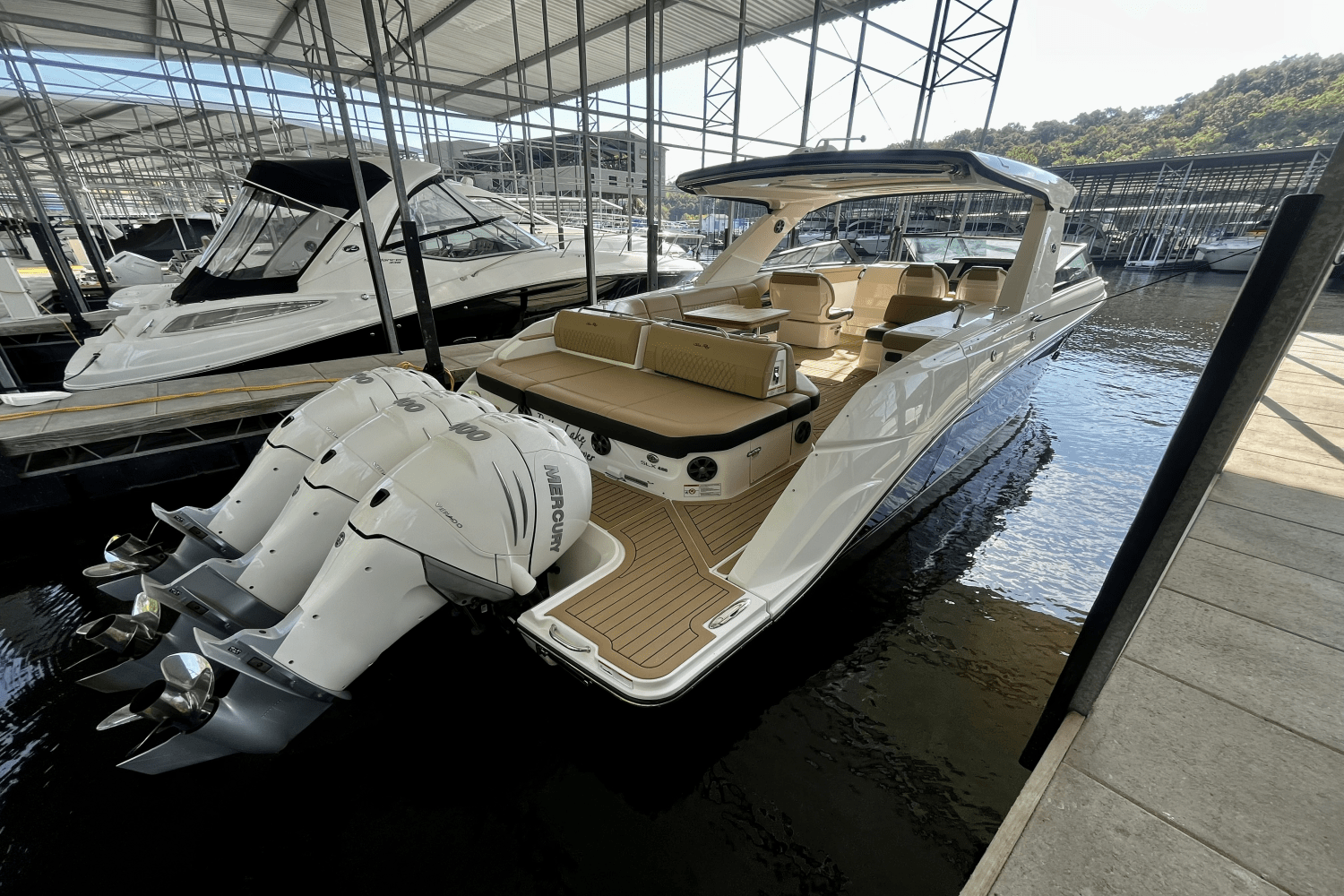 Slide: The Image of Sea Ray SLX 400 OB 2021 - 18