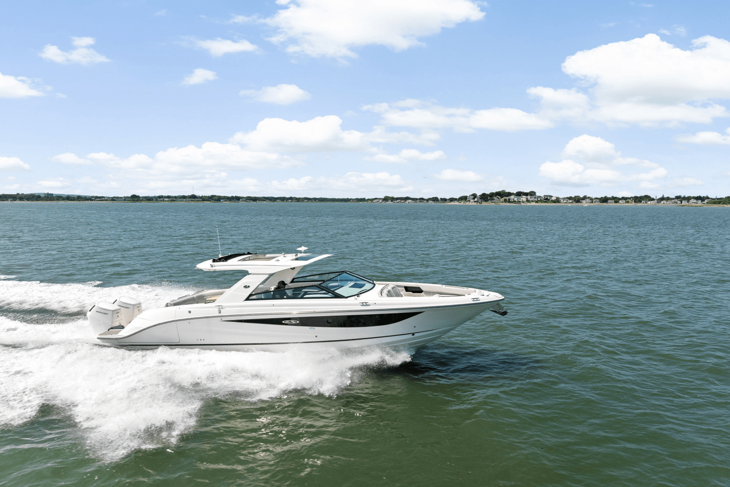 Slide: The Image of Sea Ray SLX 400 Outboard 2025 - 0