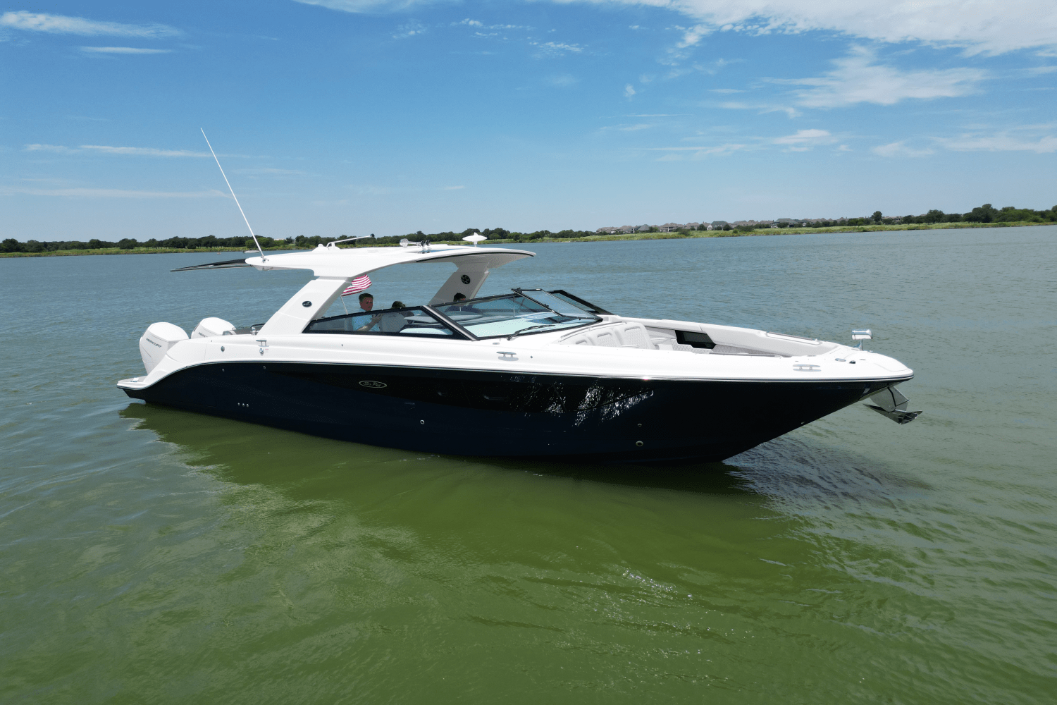 Slide: The Image of Sea Ray SLX 400 Outboard 2025 - 1