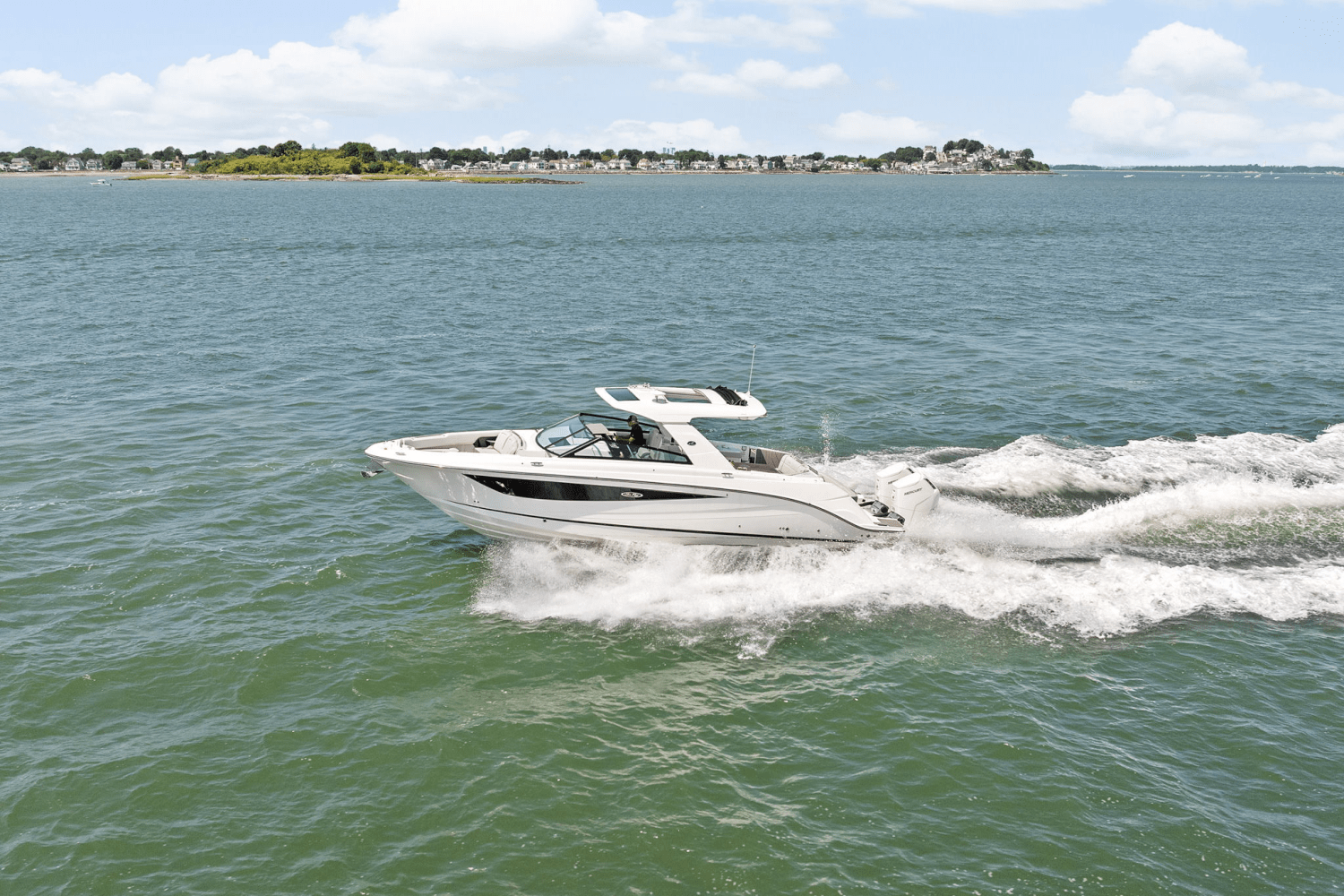 Slide: The Image of Sea Ray SLX 400 Outboard 2025 - 1