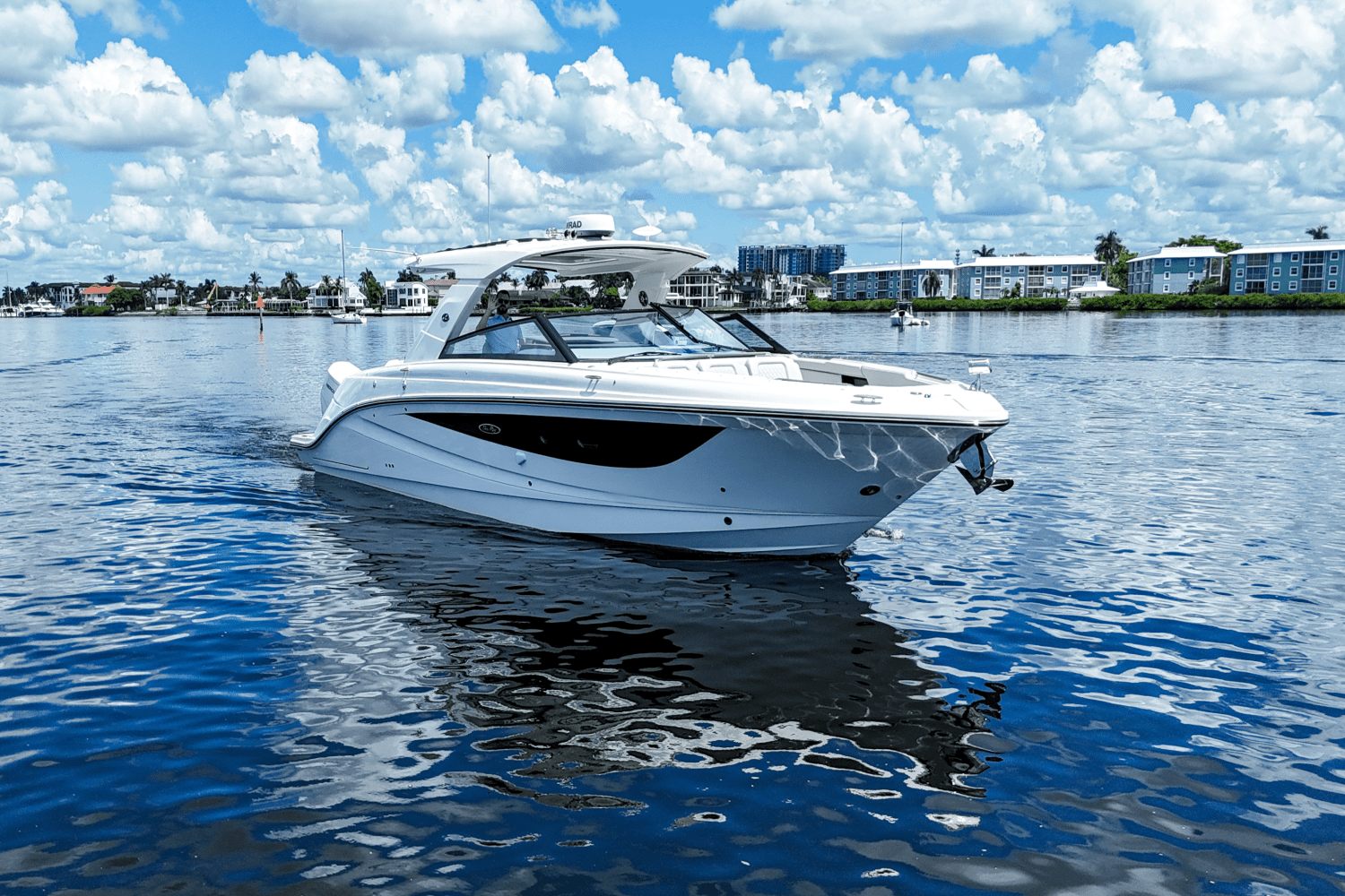 Slide: The Image of Sea Ray SLX 400 Outboard 2025 - 1