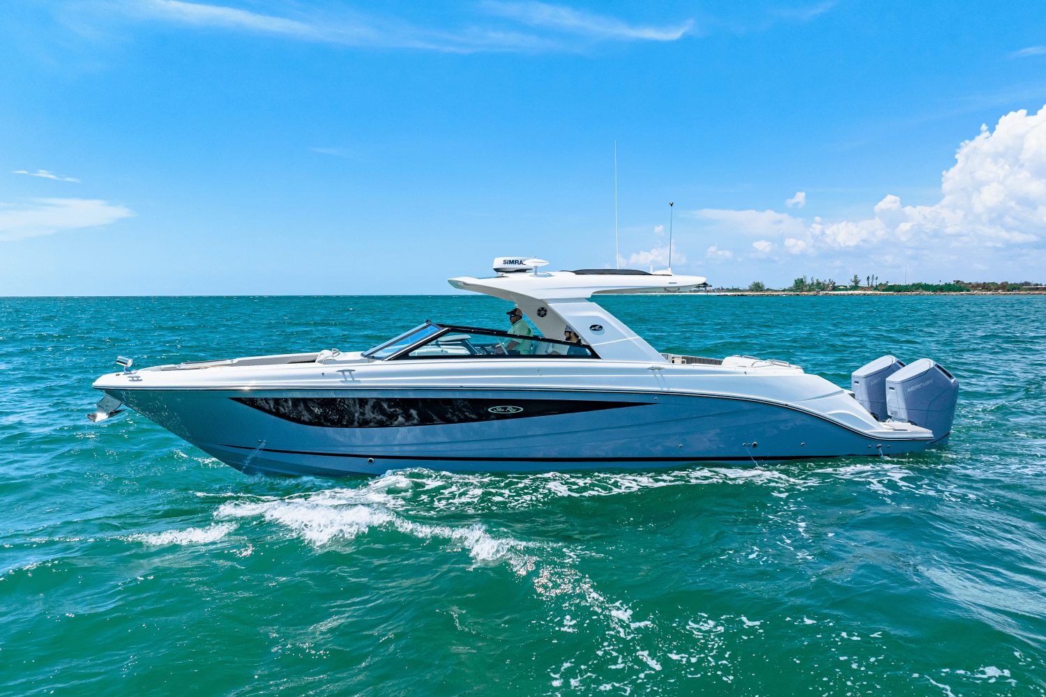 Slide: The Image of Sea Ray SLX 400 Outboard 2025 - 1
