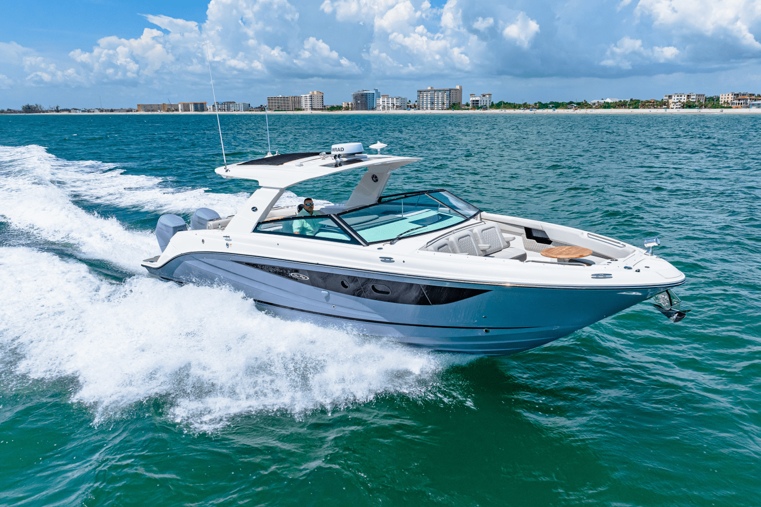 Slide: The Image of Sea Ray SLX 400 Outboard 2025 - 14