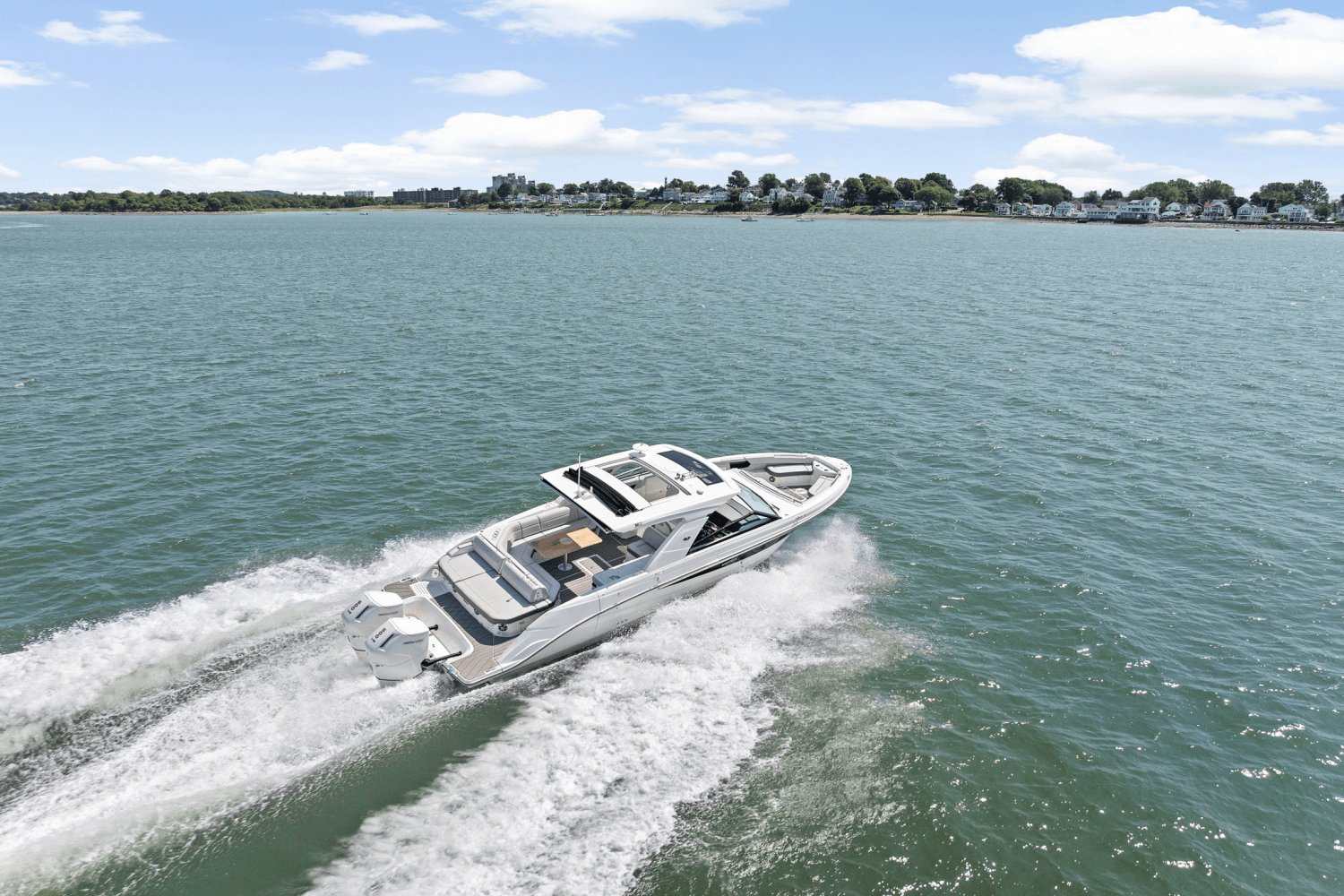 Slide: The Image of Sea Ray SLX 400 Outboard 2025 - 2