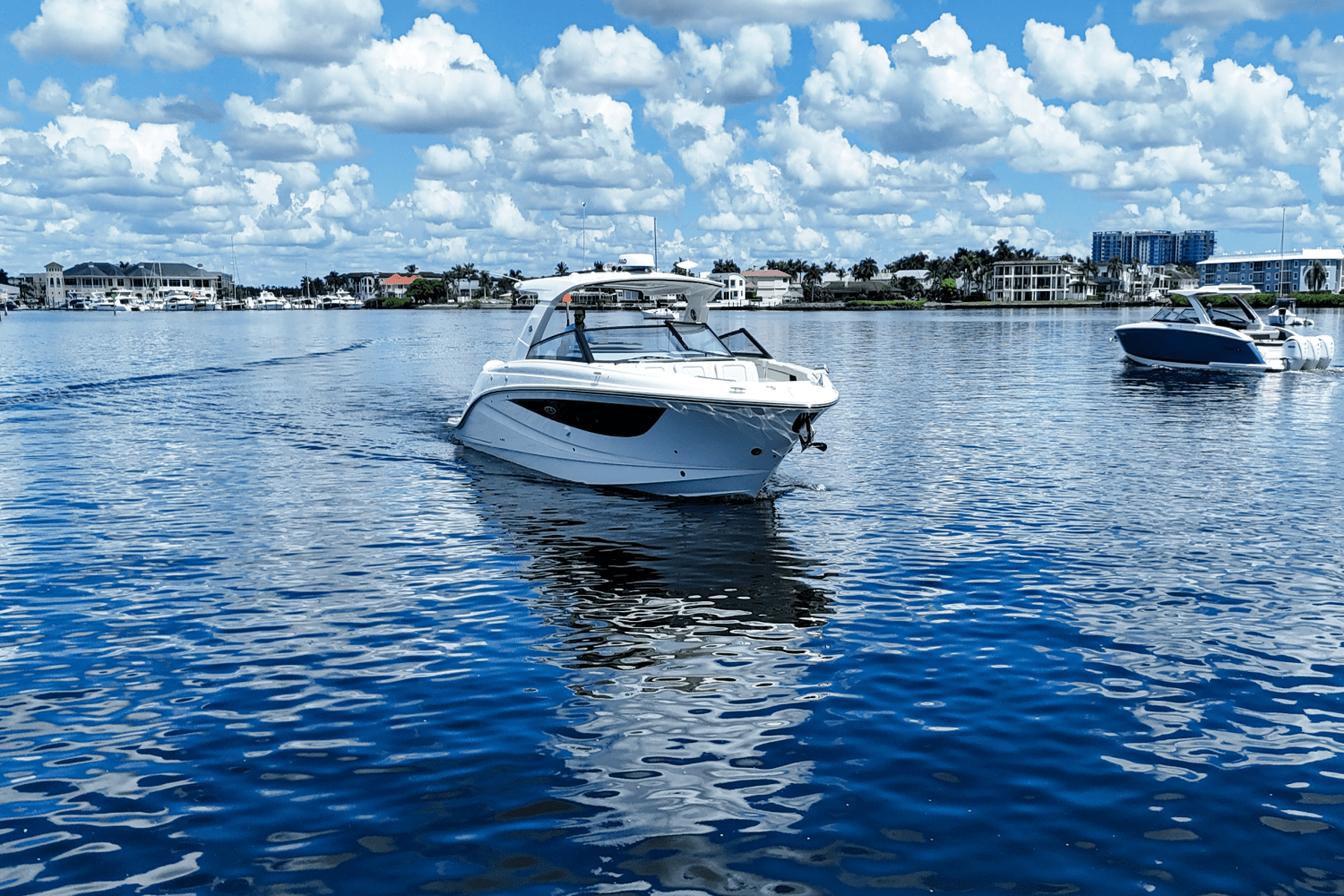 Slide: The Image of Sea Ray SLX 400 Outboard 2025 - 2