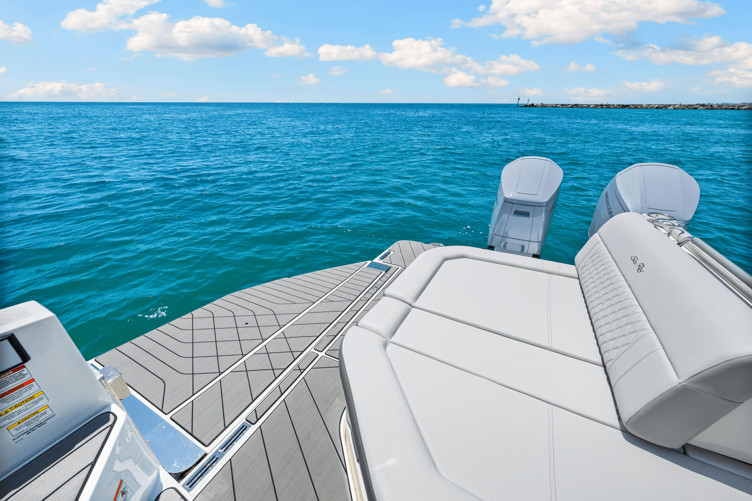 Slide: The Image of Sea Ray SLX 400 Outboard 2025 - 23