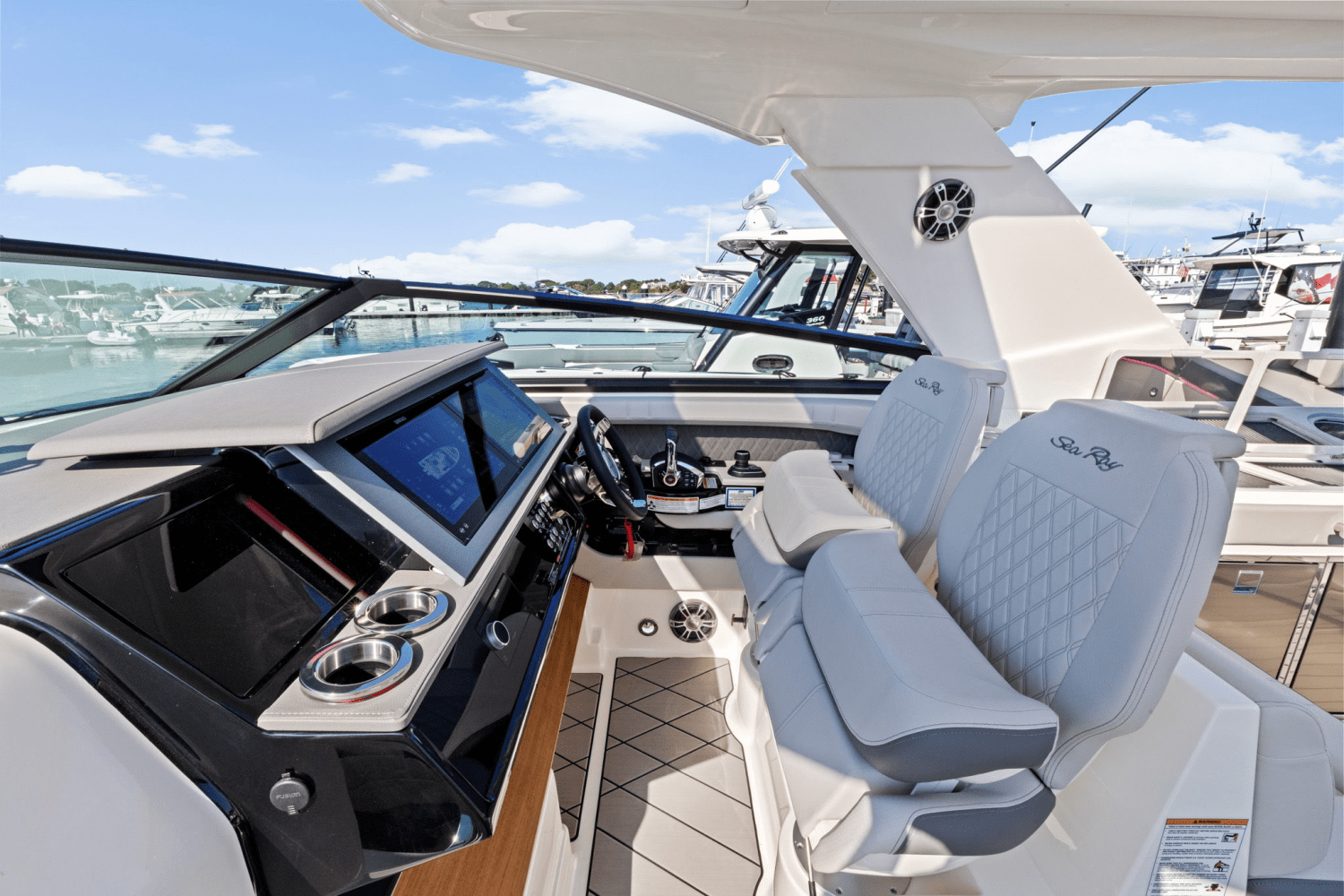 Slide: The Image of Sea Ray SLX 400 Outboard 2025 - 27