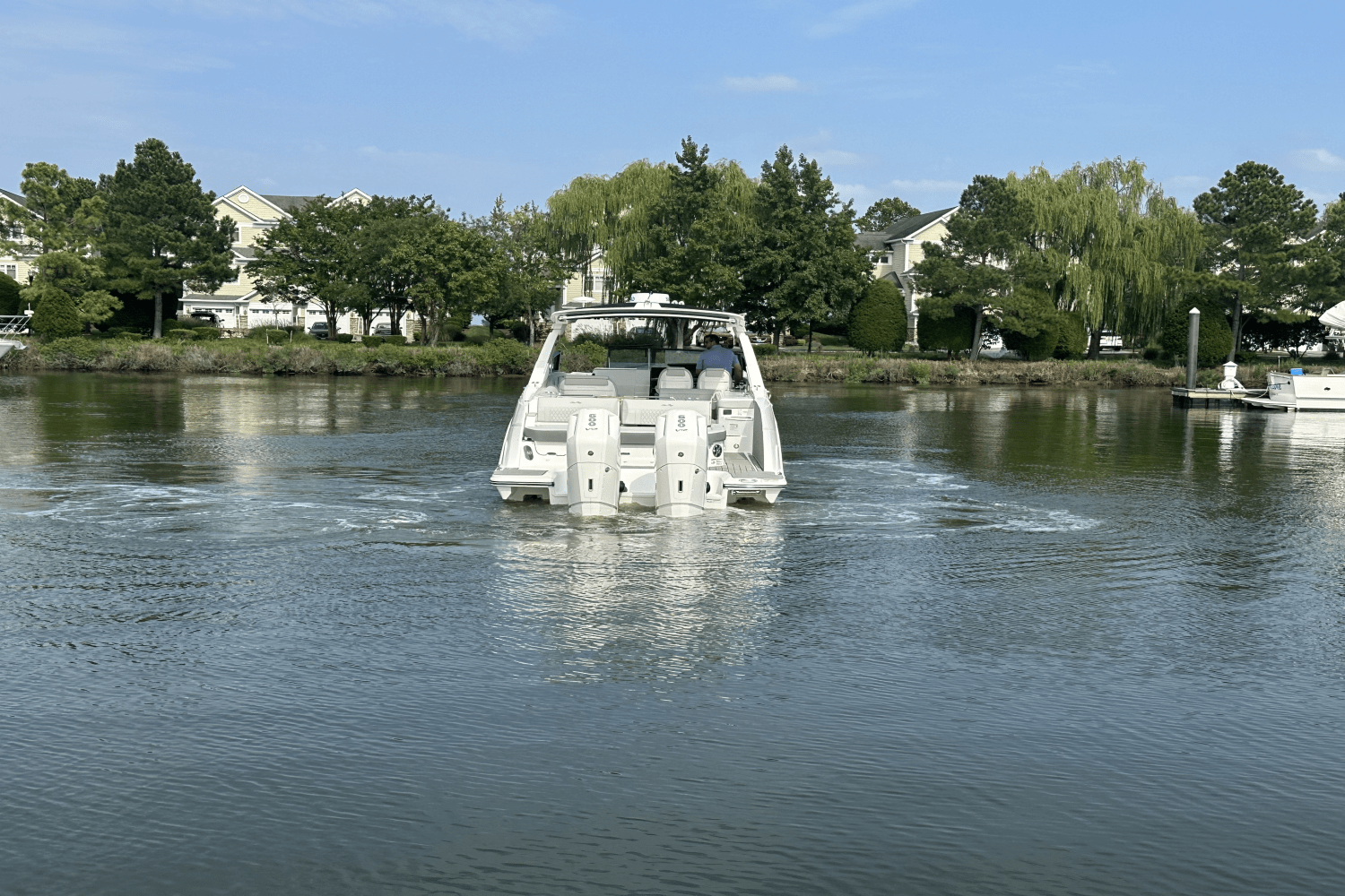 Slide: The Image of Sea Ray SLX 400 Outboard 2025 - 3