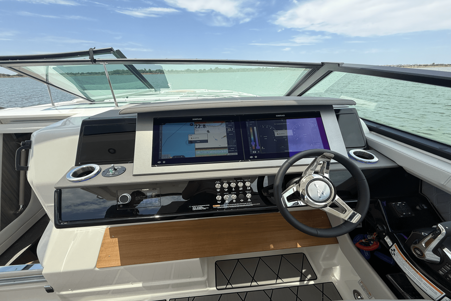 Slide: The Image of Sea Ray SLX 400 Outboard 2025 - 35