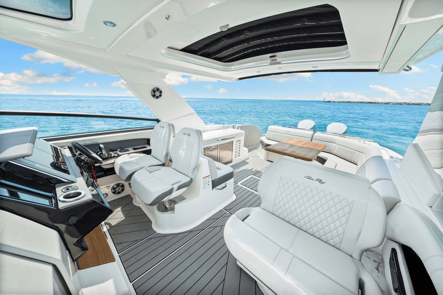 Slide: The Image of Sea Ray SLX 400 Outboard 2025 - 35