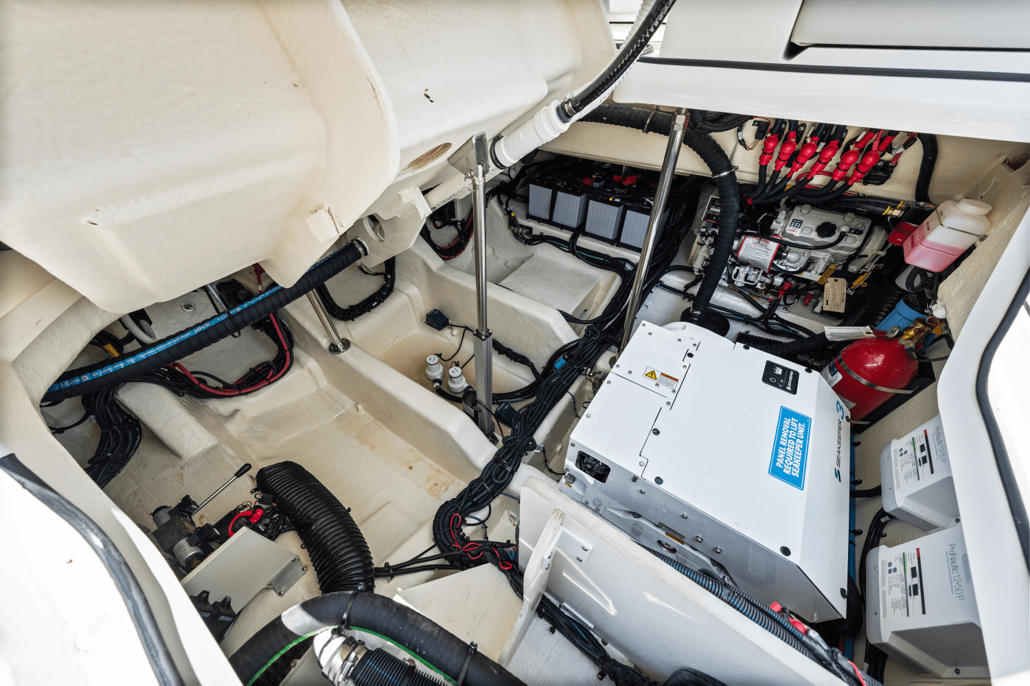 Slide: The Image of Sea Ray SLX 400 Outboard 2025 - 38