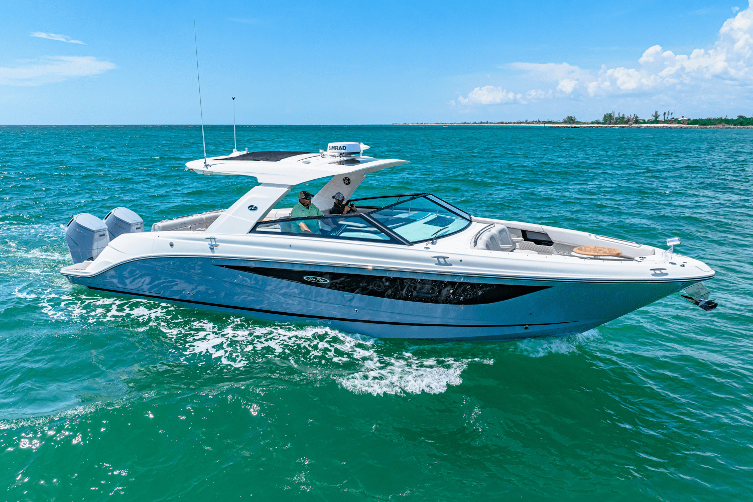 Slide: The Image of Sea Ray SLX 400 Outboard 2025 - 4