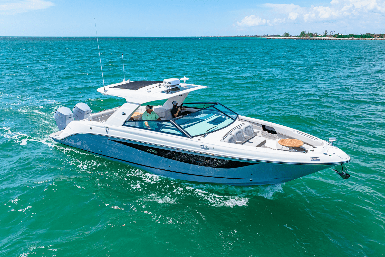 Slide: The Image of Sea Ray SLX 400 Outboard 2025 - 5