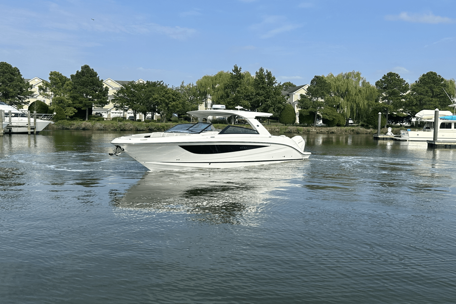 Slide: The Image of Sea Ray SLX 400 Outboard 2025 - 6