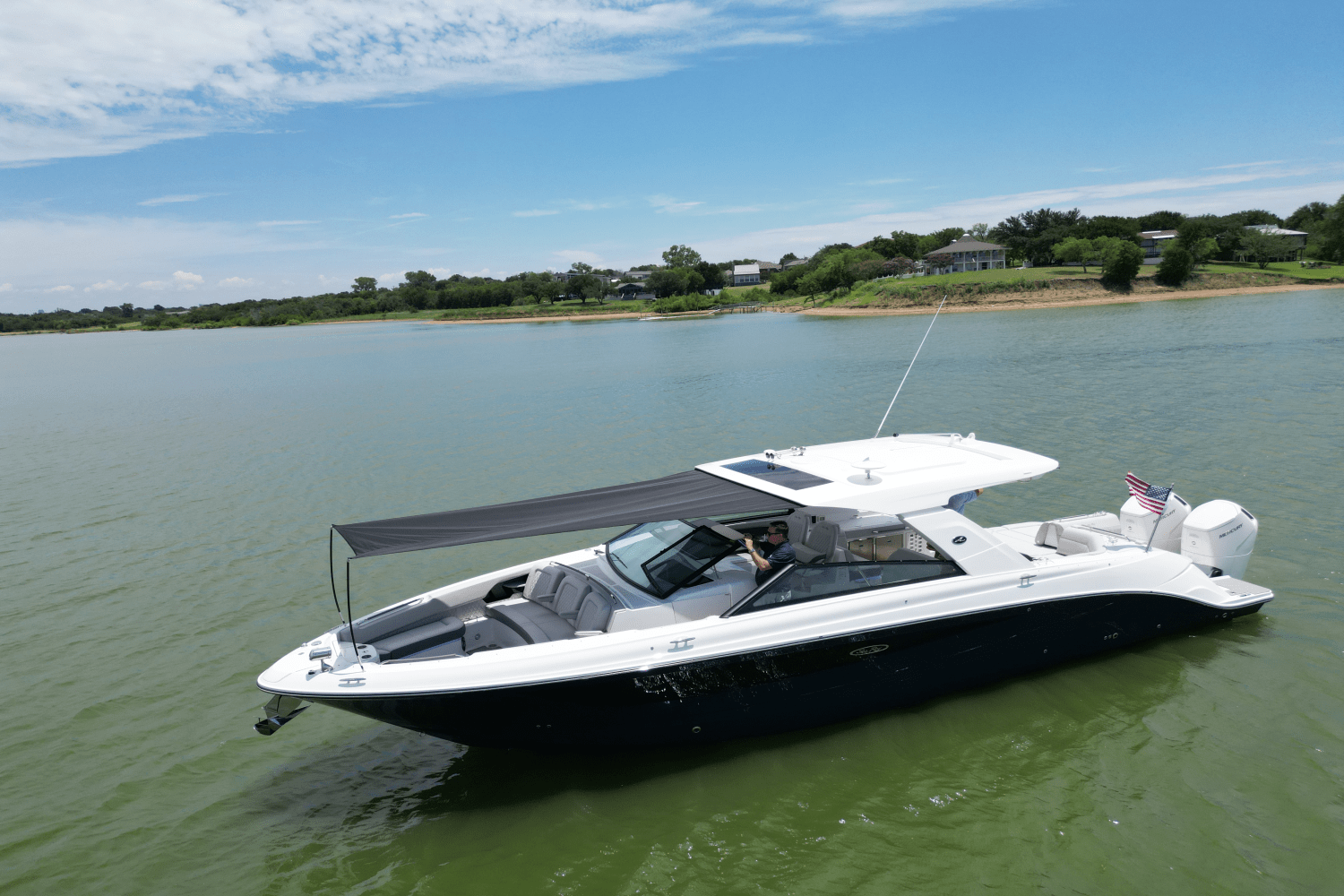 Slide: The Image of Sea Ray SLX 400 Outboard 2025 - 7