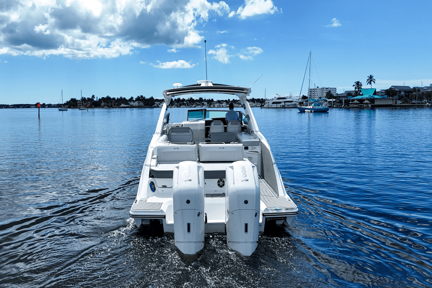 Slide: The Image of Sea Ray SLX 400 Outboard 2025 - 7