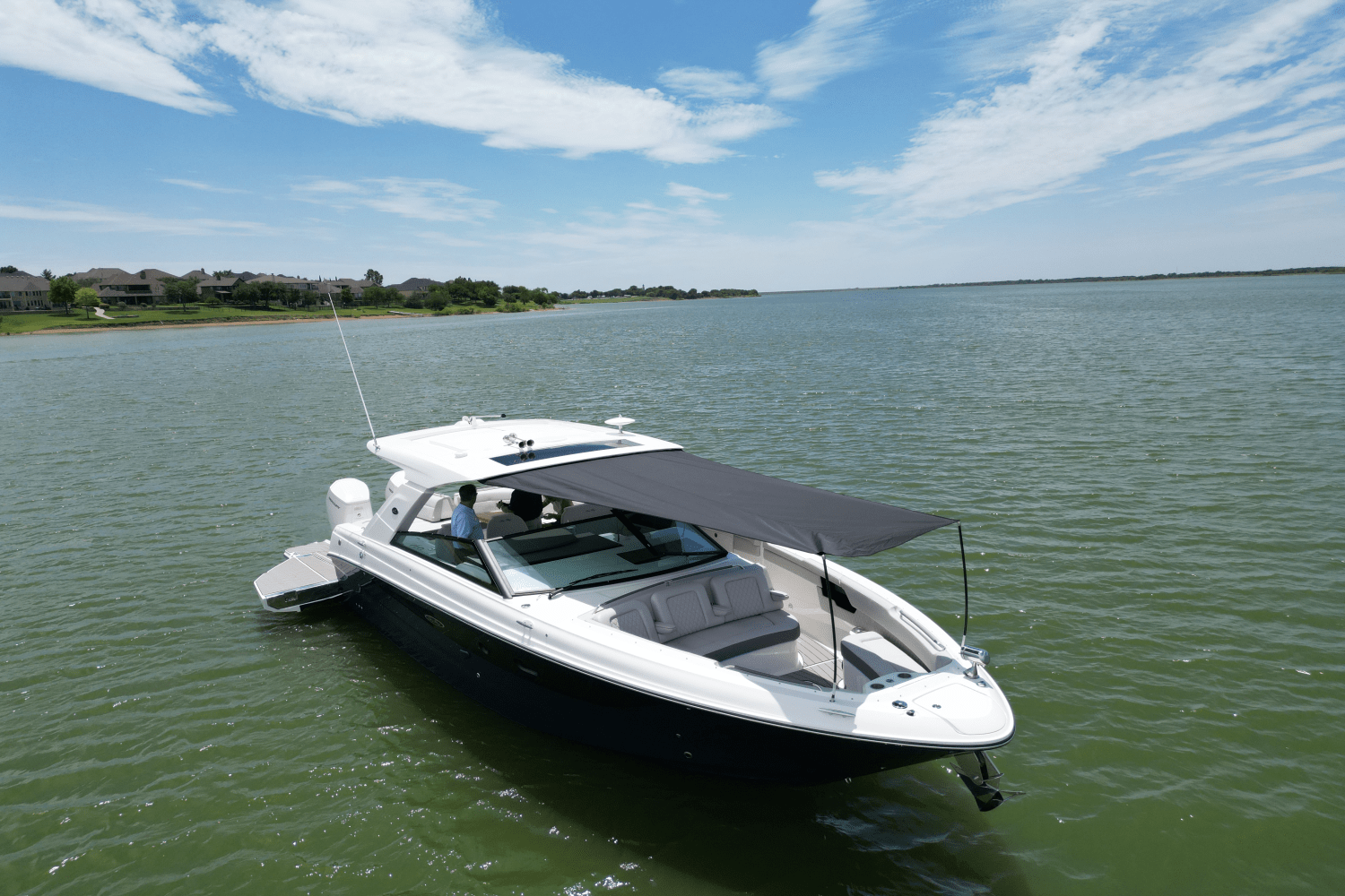 Slide: The Image of Sea Ray SLX 400 Outboard 2025 - 8