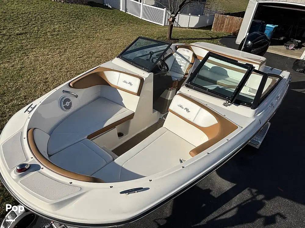 Slide: The Image of Sea Ray SPX 190 2017 - 15284286