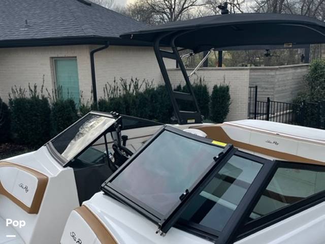 Slide: The Image of Split Windshield - 13768765