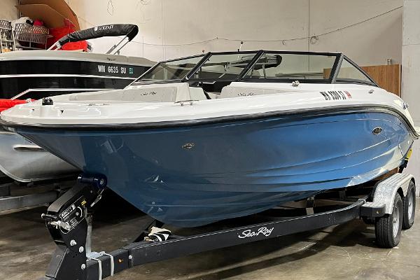 Slide: The Image of Sea ray bow on trailer - 2