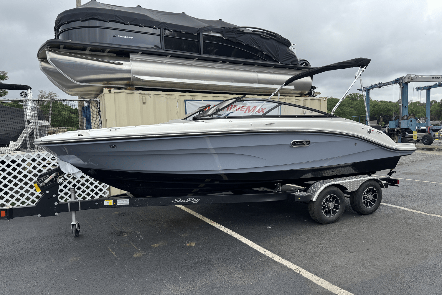 Slide: The Image of Sea Ray SPX 190 2025 - 10