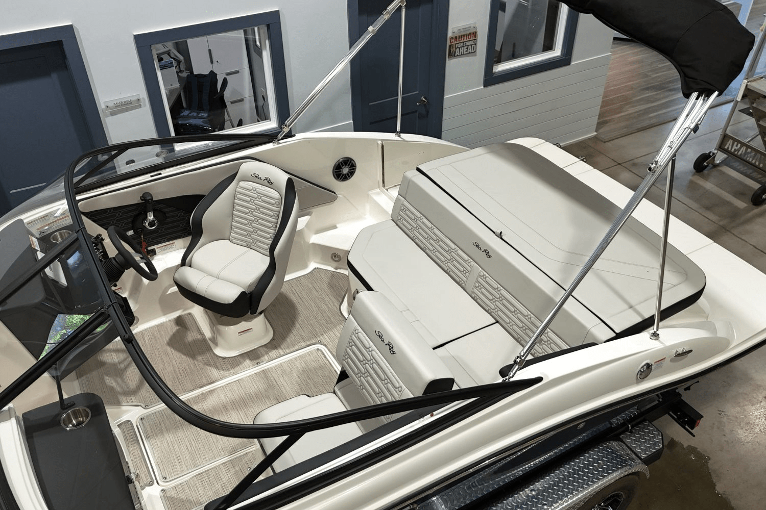 Slide: The Image of Sea Ray SPX 190 2025 - 10