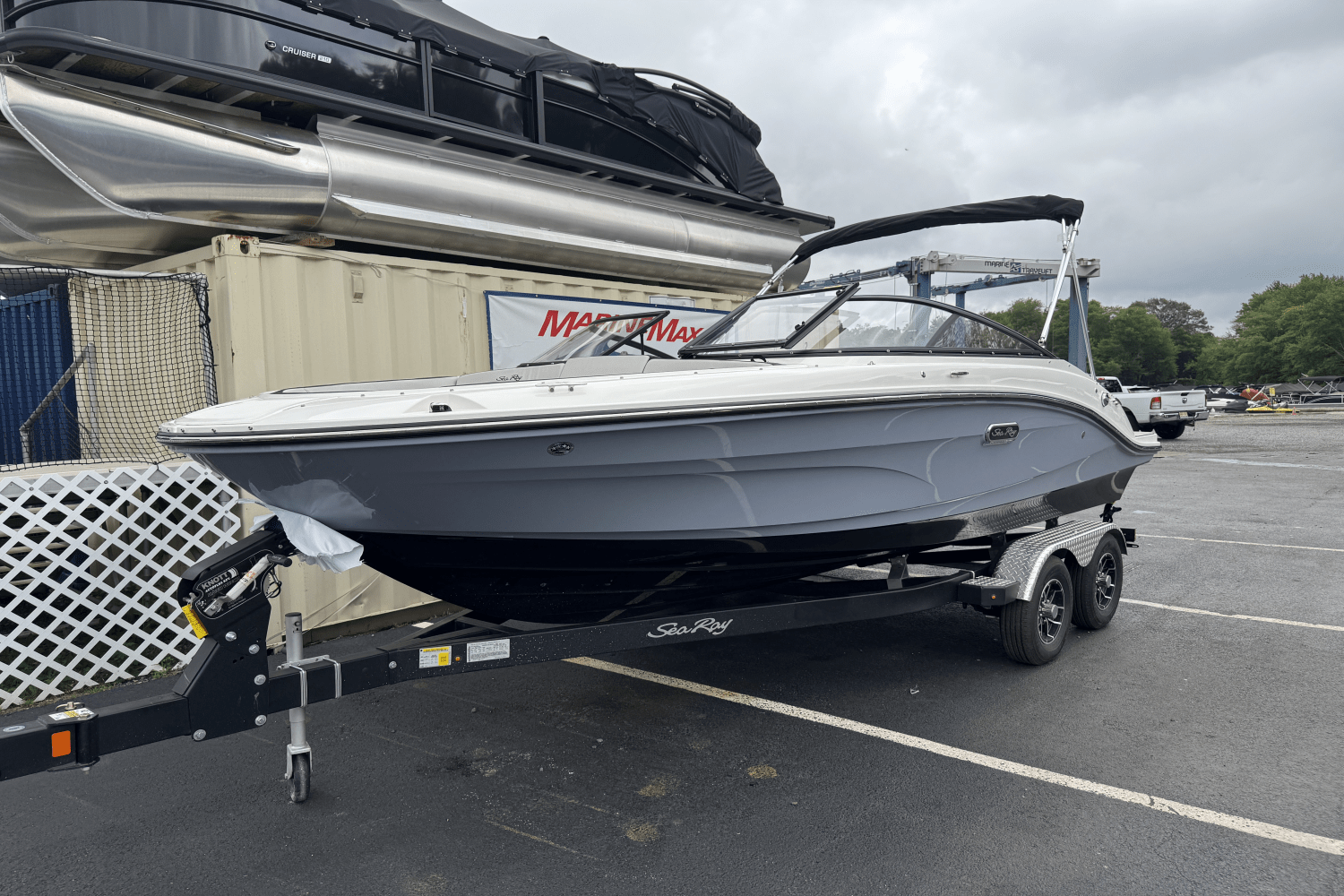 Slide: The Image of Sea Ray SPX 190 2025 - 12