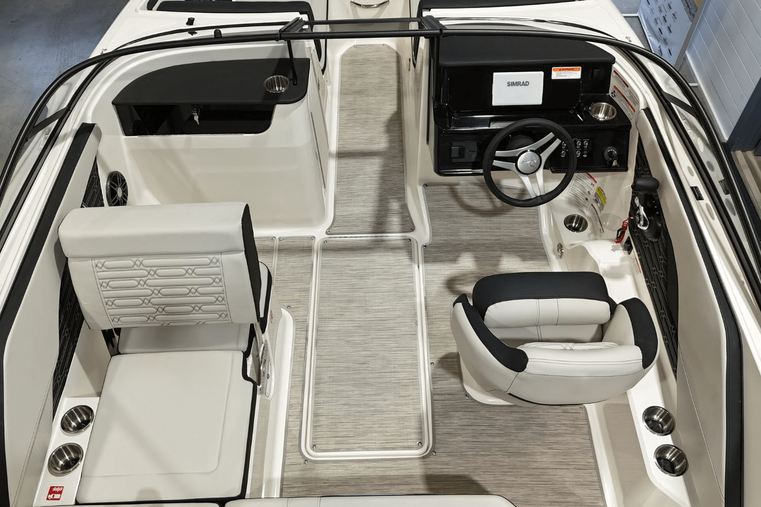 Slide: The Image of Sea Ray SPX 190 2025 - 12