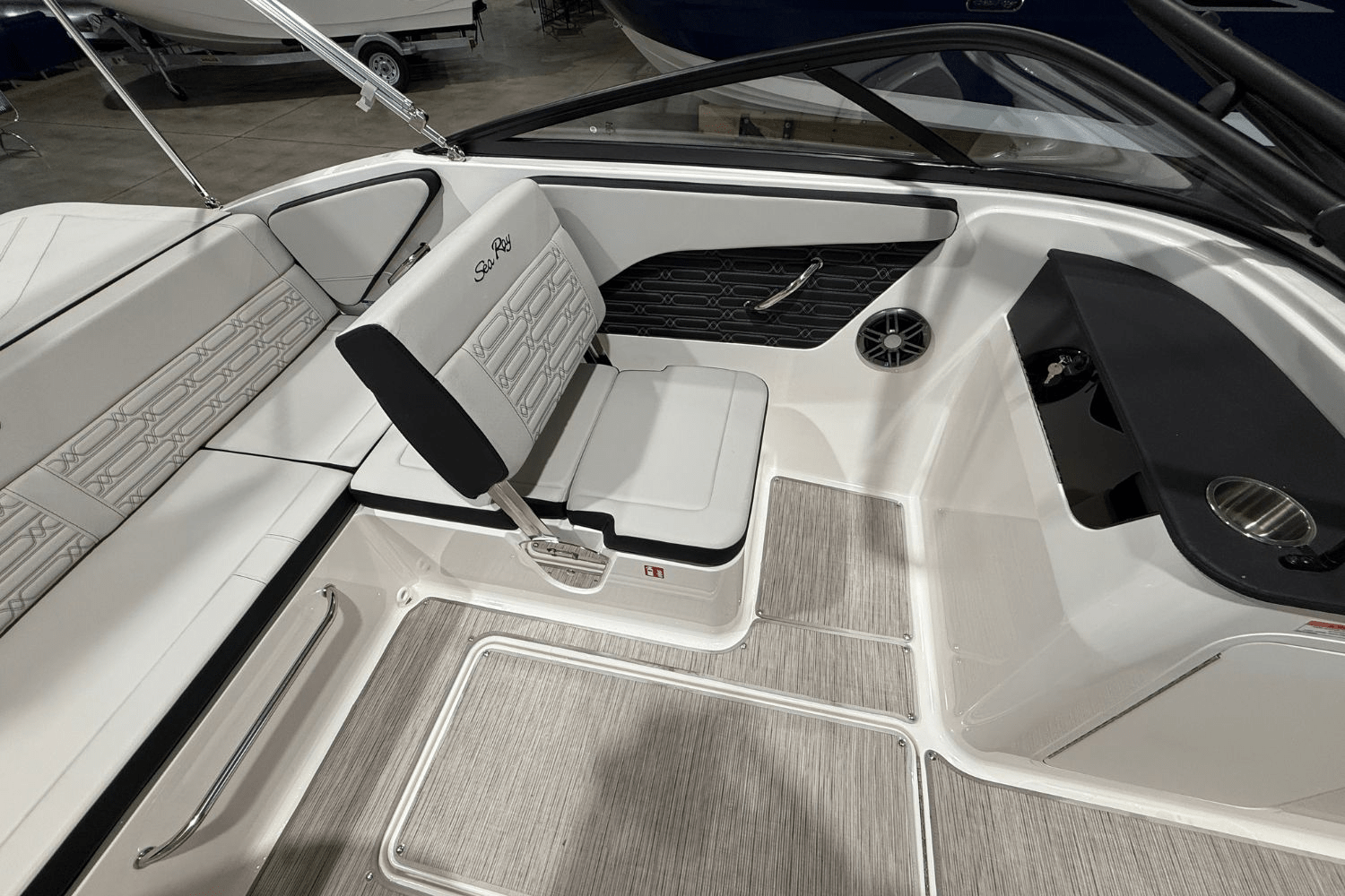 Slide: The Image of Sea Ray SPX 190 2025 - 14