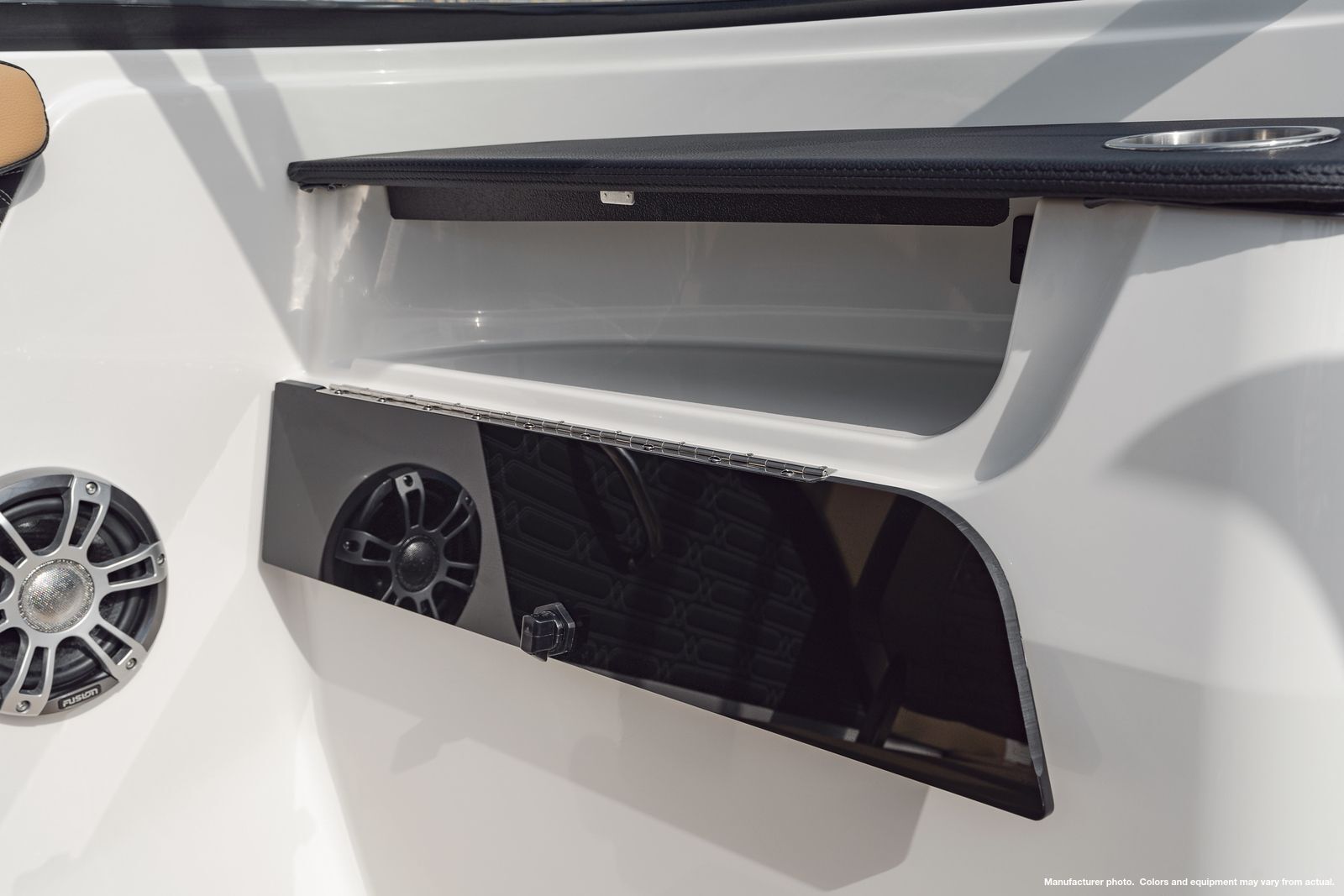 Slide: The Image of Sea Ray SPX 190 2025 - 16