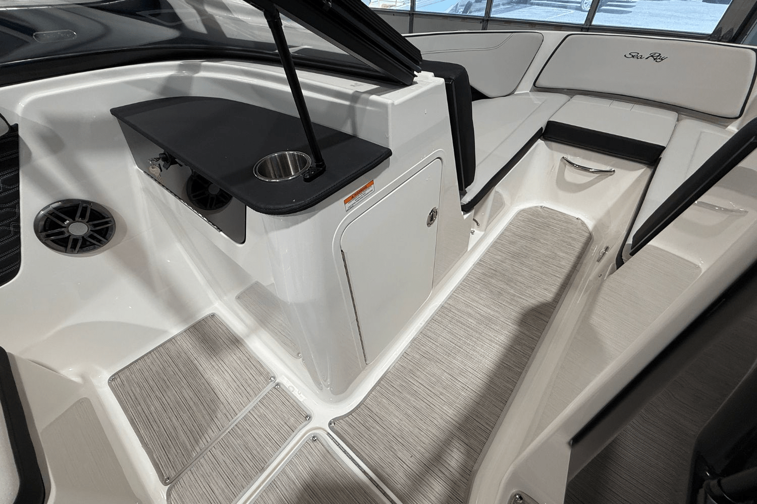 Slide: The Image of Sea Ray SPX 190 2025 - 16