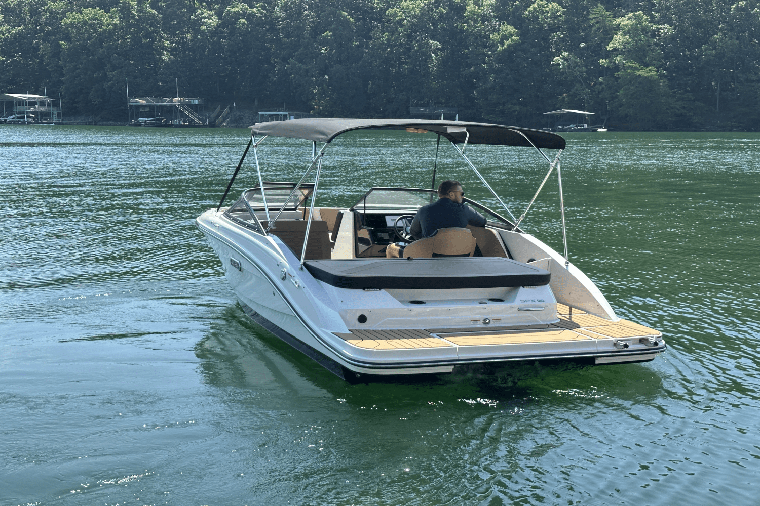 Slide: The Image of Sea Ray SPX 190 2025 - 17