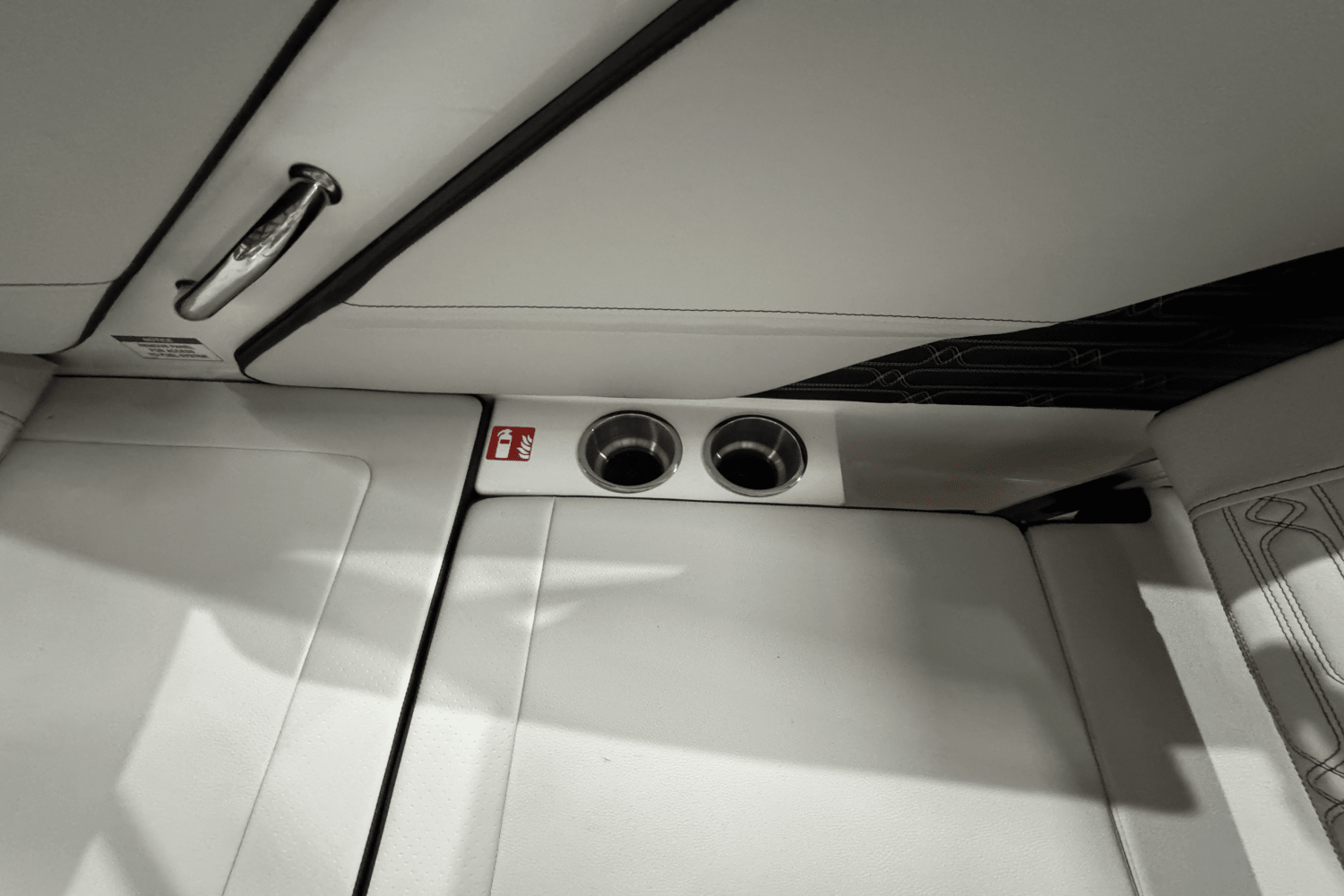 Slide: The Image of Sea Ray SPX 190 2025 - 19