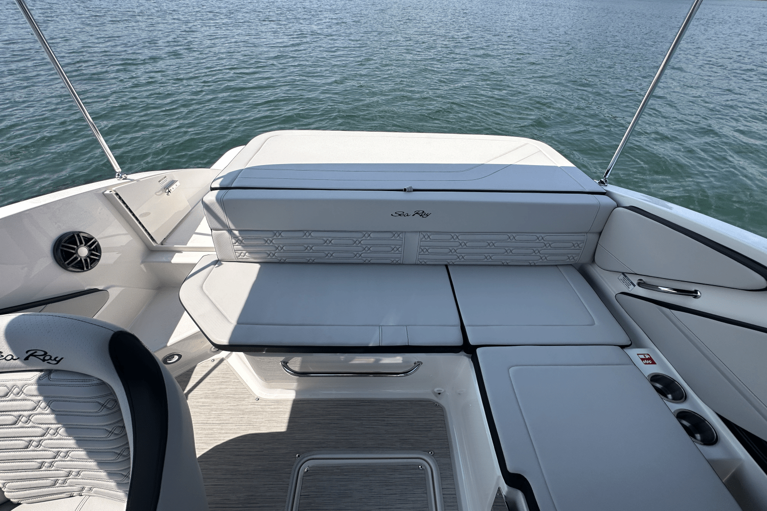 Slide: The Image of Sea Ray SPX 190 2025 - 19