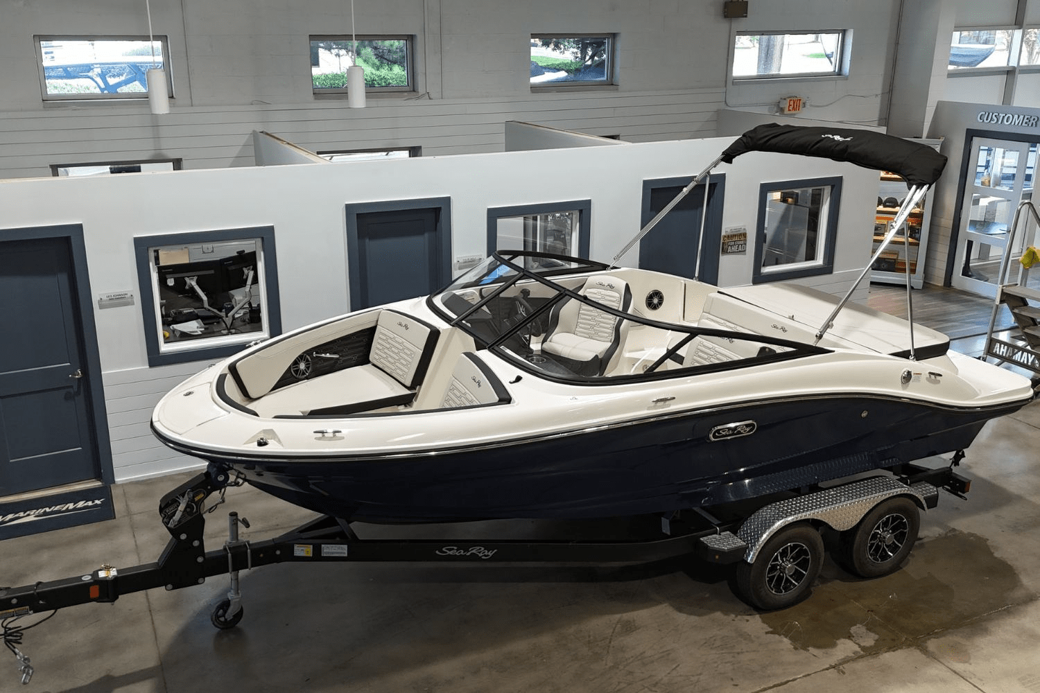 Slide: The Image of Sea Ray SPX 190 2025 - 2