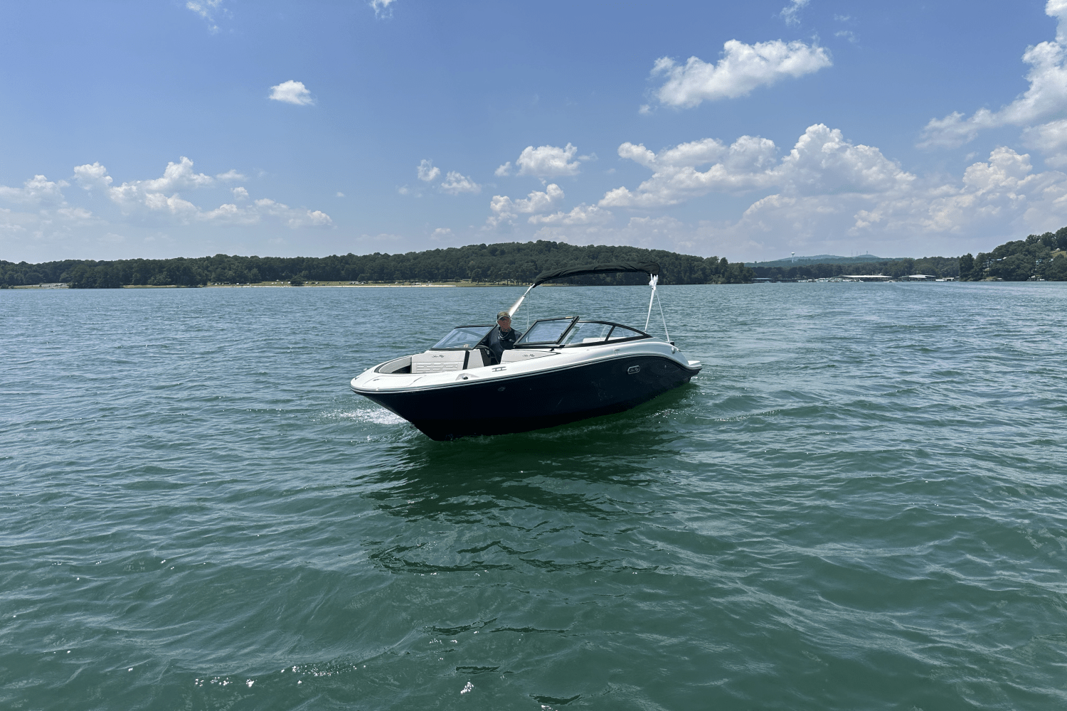 Slide: The Image of Sea Ray SPX 190 2025 - 2