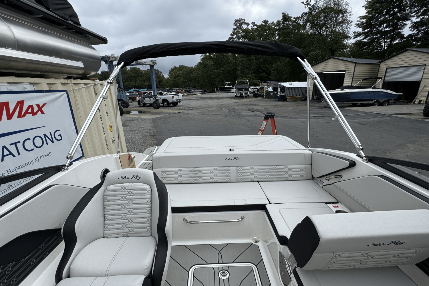 Slide: The Image of Sea Ray SPX 190 2025 - 20