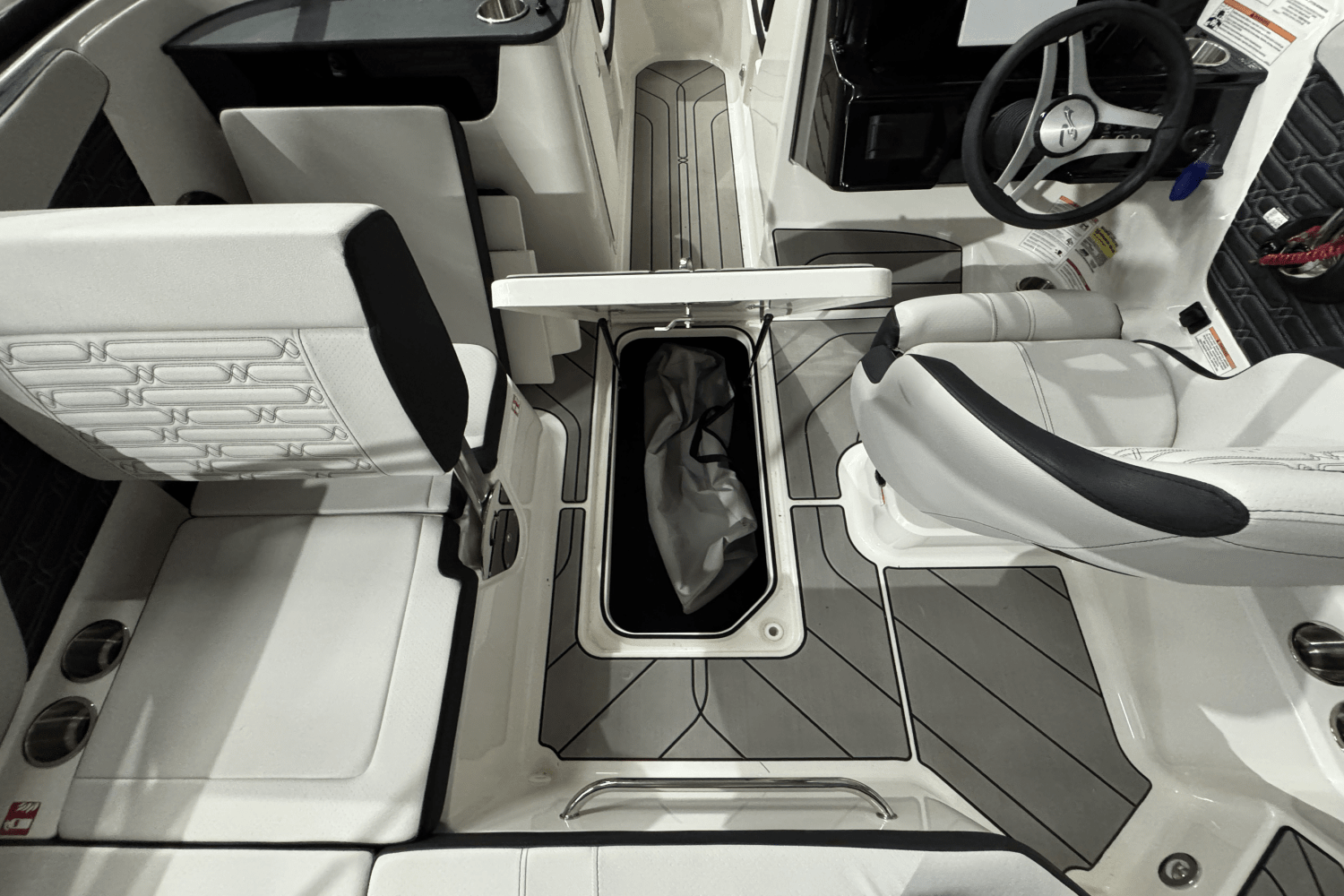 Slide: The Image of Sea Ray SPX 190 2025 - 20