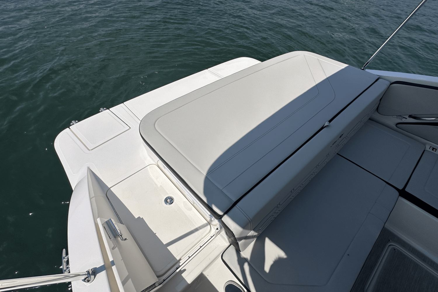 Slide: The Image of Sea Ray SPX 190 2025 - 20