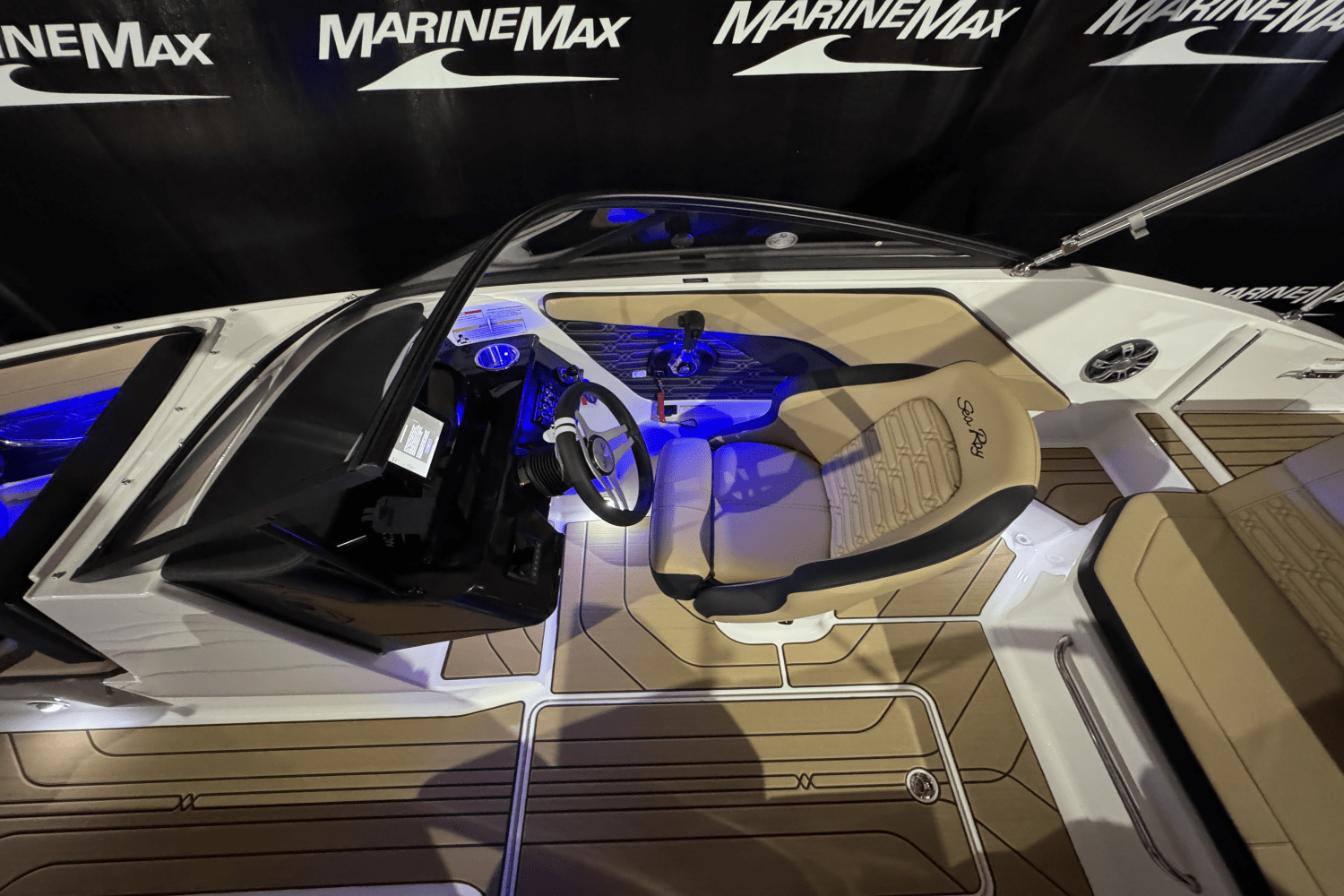 Slide: The Image of Sea Ray SPX 190 2025 - 21