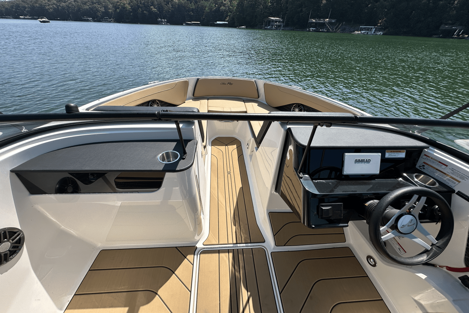 Slide: The Image of Sea Ray SPX 190 2025 - 22