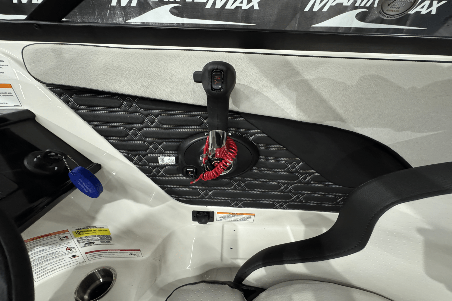 Slide: The Image of Sea Ray SPX 190 2025 - 26