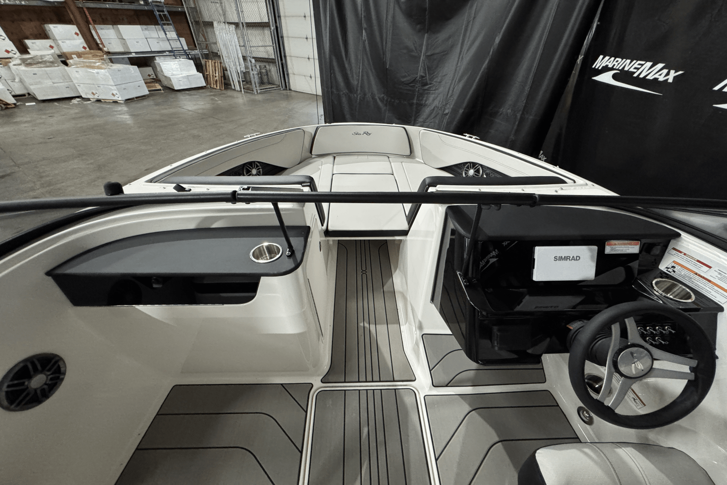 Slide: The Image of Sea Ray SPX 190 2025 - 28