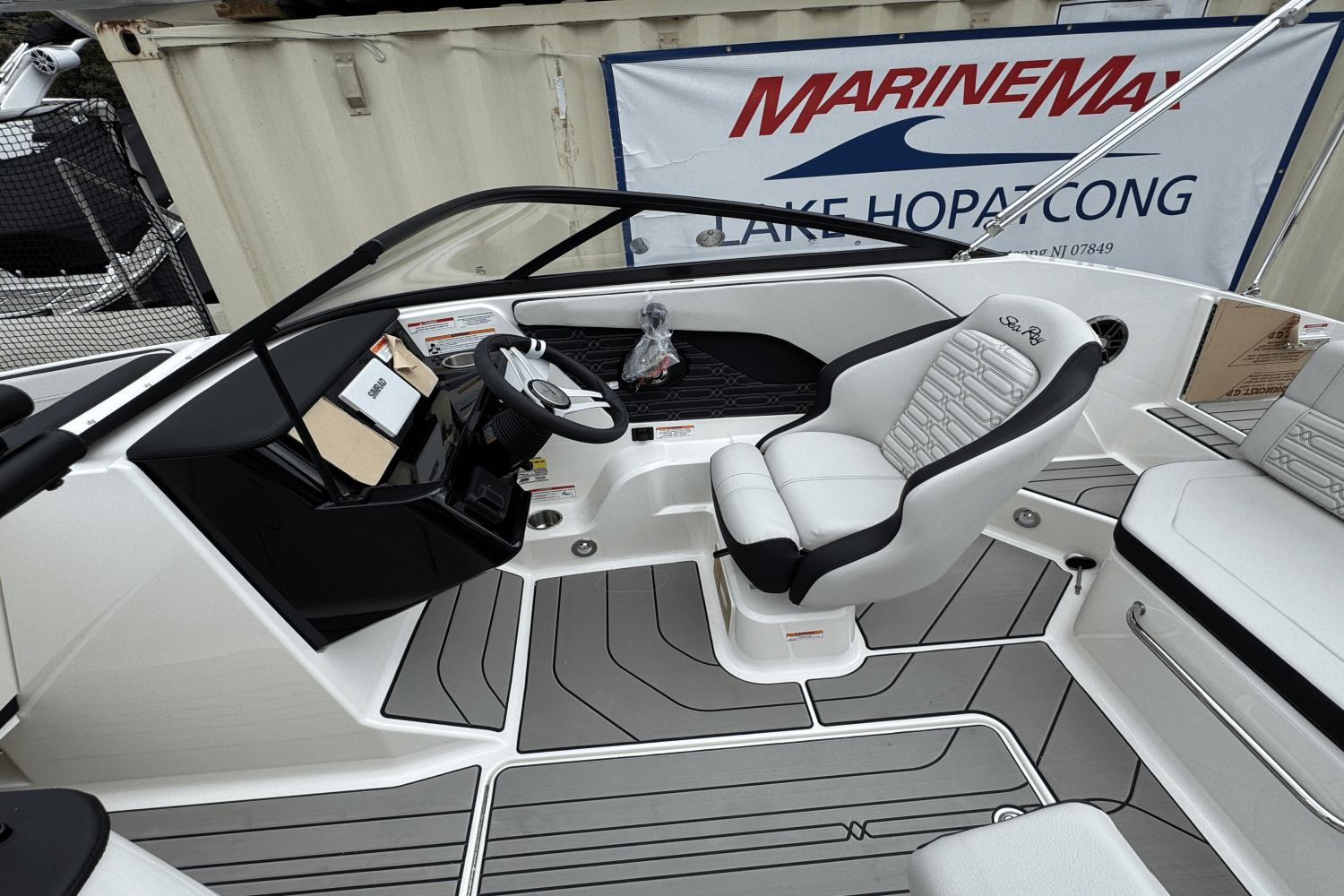 Slide: The Image of Sea Ray SPX 190 2025 - 29