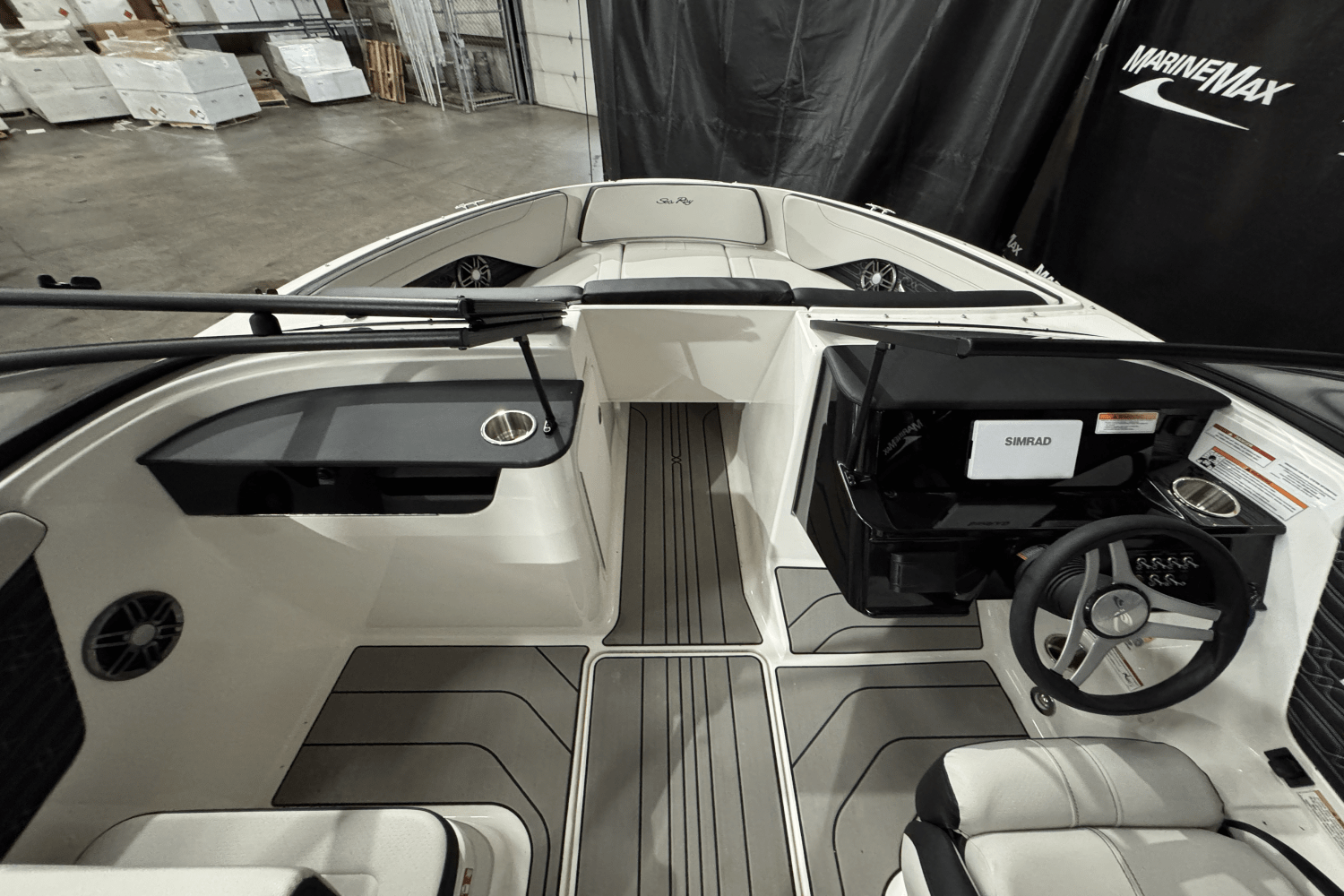 Slide: The Image of Sea Ray SPX 190 2025 - 29