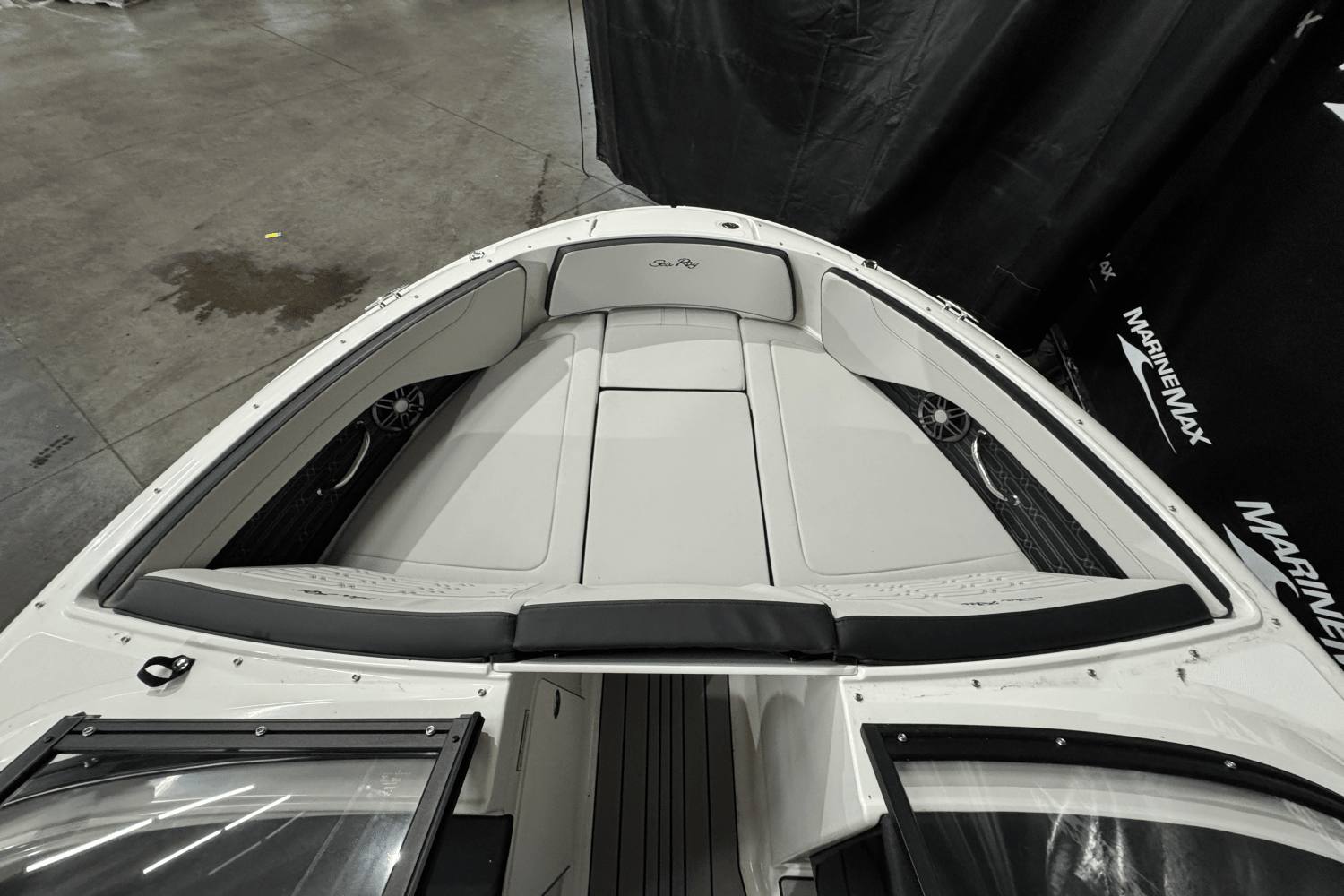 Slide: The Image of Sea Ray SPX 190 2025 - 30